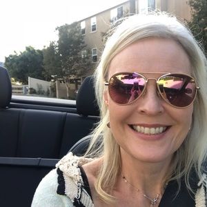 Meet your Posher, Claudia